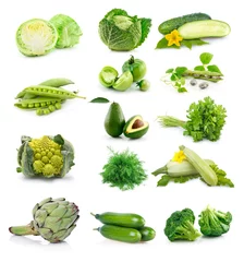 Photo sur Aluminium Des légumes Ensemble de légumes verts frais isolés sur blanc