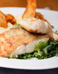 roasted pikeperch fillet with mashed potatoes