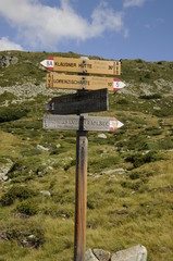 Wegweiser in den Sarntaler Alpen