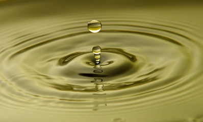 Goldener Tropfen