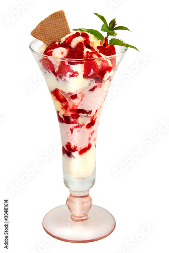 &amp;quot;Erdbeer-Eisbecher&amp;quot; Stockfotos und lizenzfreie Bilder auf Fotolia.com ...