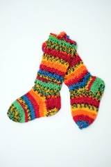 farbenfroh gestrickte bunte Socken für baby freigest