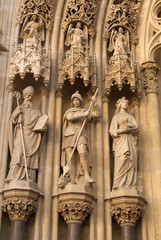 statues on zagreb cathedral entrance