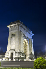 Fototapeta na wymiar Łuk Triomphe nocny widok w Bukareszcie, w Rumunii