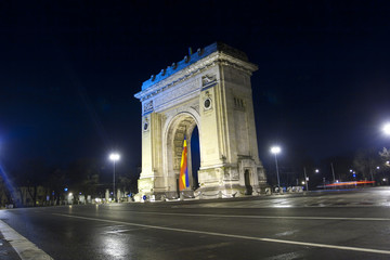 Fototapeta na wymiar Arc widzenia Triomphe nocy w Bukareszcie, w Rumunii