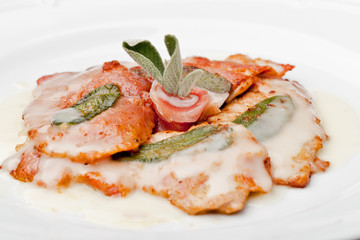 saltimbocca (Salt' im bocca)