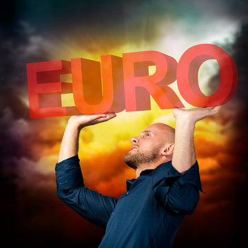 Mann wird von Euro-Krise erdrückt