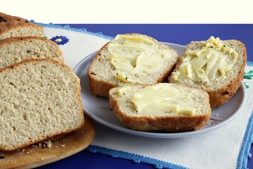 slices of bread with butter