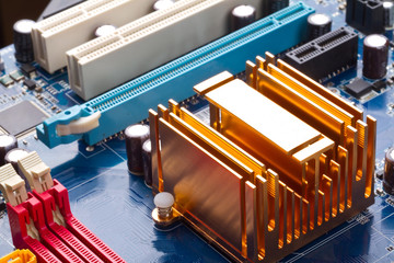 Copper computer radiator on the motherboard
