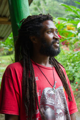 Rastaman von der Insel Dominica in der Karibik