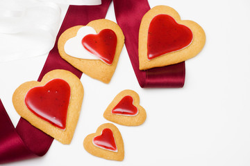 Fototapeta na wymiar Biscotti a forma di cuore per San Valentino