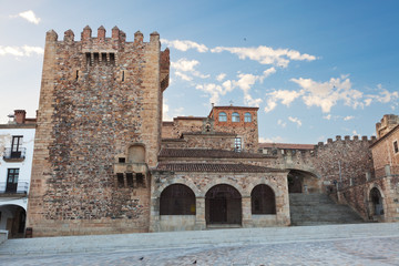 Obraz premium Bujaco tower. Caceres main square at dawn on a summer day. Spain
