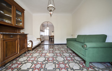 interno di vecchio appartamento
