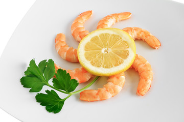 piatto con gamberi - shrimps with lemon closeup