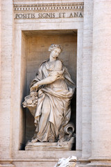 Statue de la fontaine de Trevi &agrave; Rome