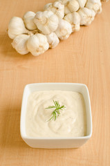 Garlic sauce (aioli)