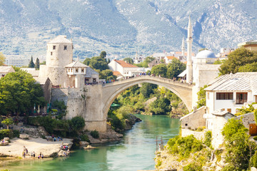 Fototapeta na wymiar Widok na stary most - Mostar