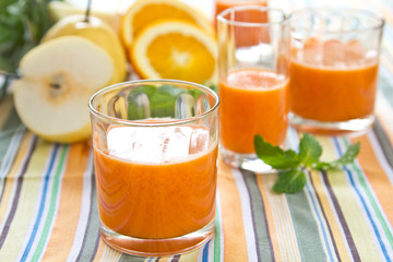 Pear,carrot and orange smoothie
