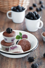 Muffins with blackberries and chocolate