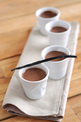 petits pots de crème au chocolat
