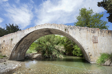 Fototapeta na wymiar Wenecki Most nad Kourtaliotis (Kreta, Grecja)