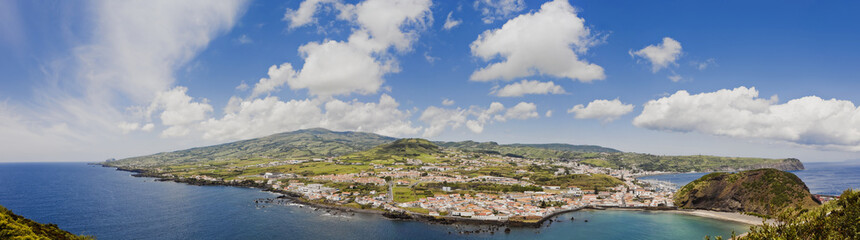 Fototapeta na wymiar Azory: Panorama Insel Faial, Horta und Hauptstadt Porto Pim