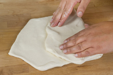 Preparazione pasta sfoglia