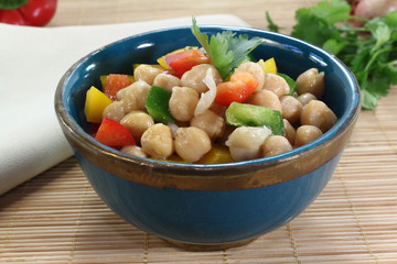 frischer Kichererbsensalat