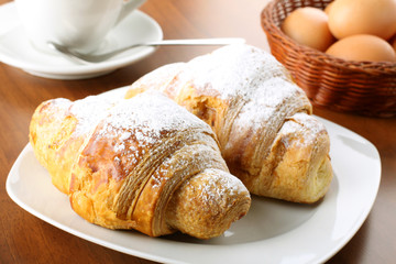 Colazione con brioche - Breakfast with brioche