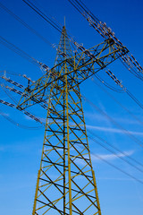 Strommast, Hochspannung