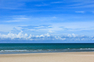 Fototapeta na wymiar Tropical beach. Sky and sea.