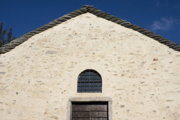 facciata di una chiesa