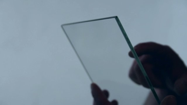 future Touchdisplay - Hand die Code eintippt