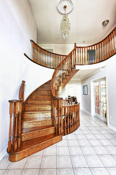 Entrance hall with staircase