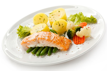 Grilled salmon and vegetables