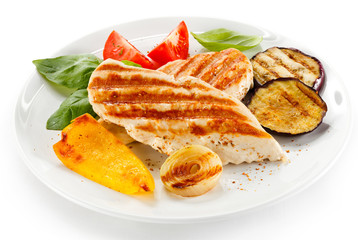 Grilled turkey fillet and vegetables