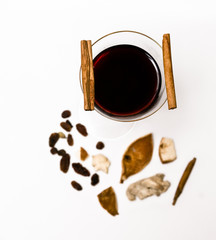 Mulled wine, cinnamon and raisins
