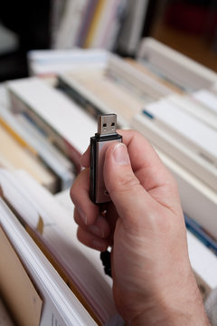 Une clef USB peut contenir des centaines de livres