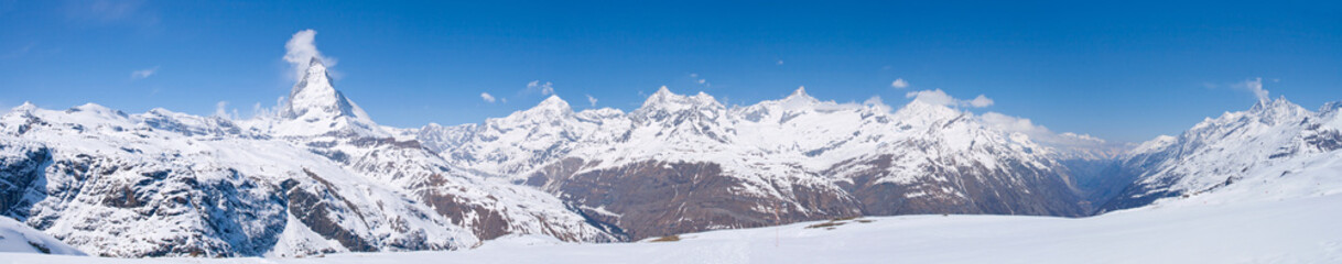 Fototapeta na wymiar Snow Mountain Zakres Matterhorn