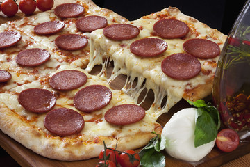 Pizza Salami - 38707299