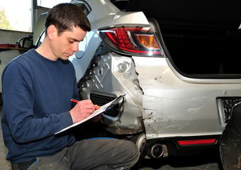 An insurance expert.