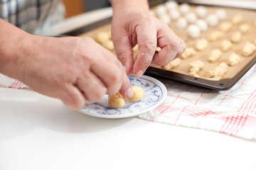 verschiedne Plätzchen auf Backblech