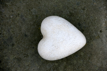 Weisses steinernes Herz