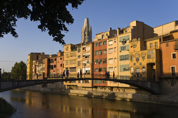 Fototapeta premium Girona. Riu i pont.