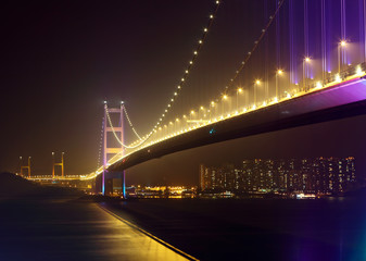 Fototapeta na wymiar Tsing Ma Bridge nocą