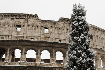 Roma innevata