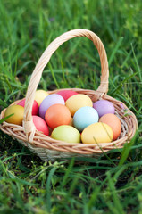 Fototapeta na wymiar Easter basket in the grass