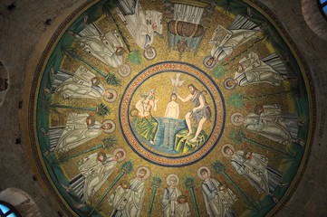 Ravenna, mosaici battistero