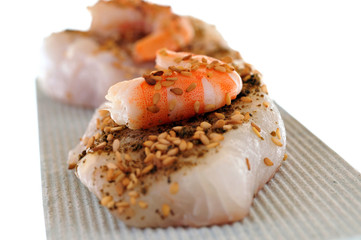 Poisson, sésame et crevettes