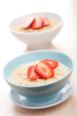 cereal with fresh strawberry
